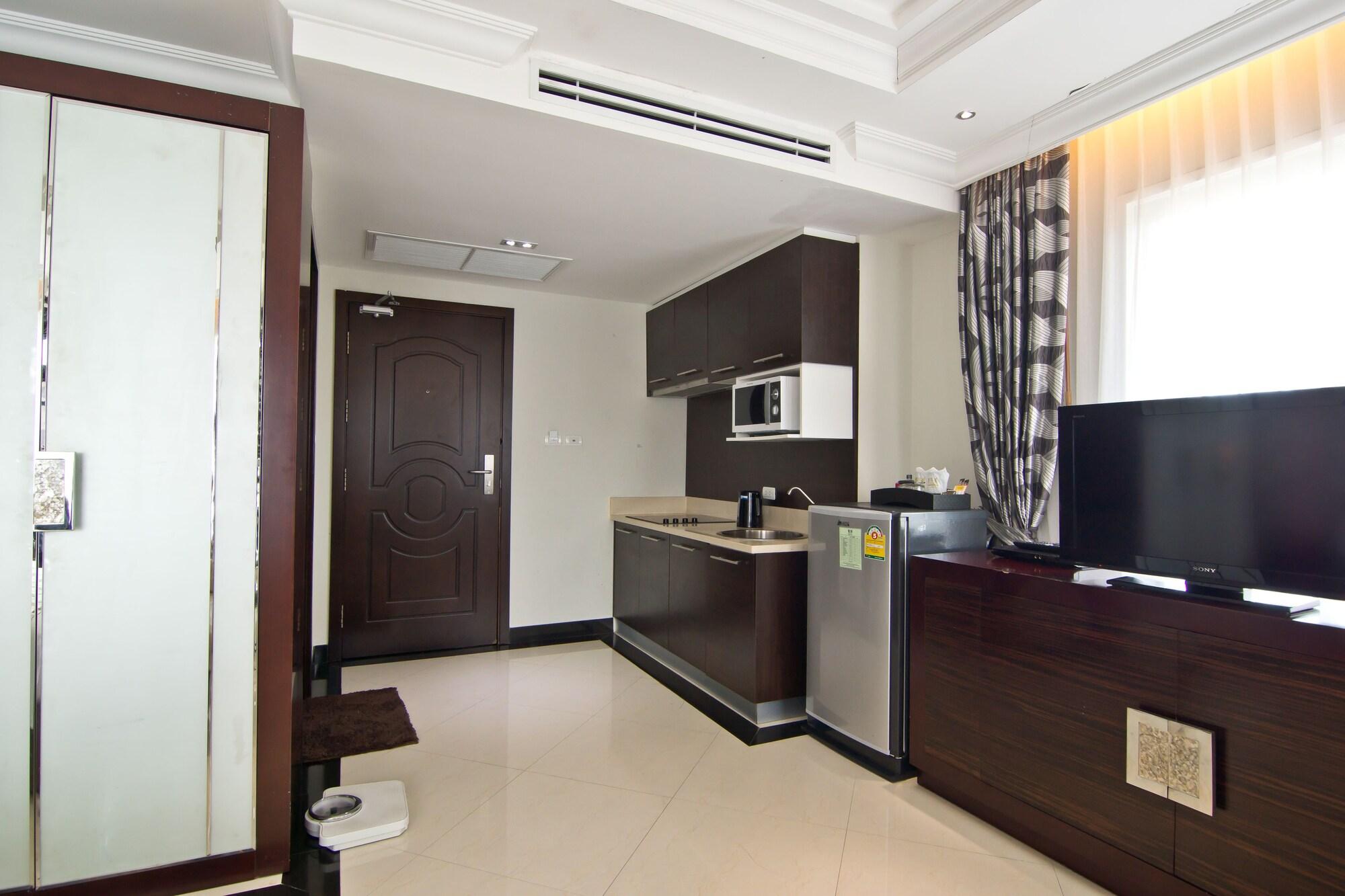 Lk Royal Wing Hotel Pattaya Exterior foto