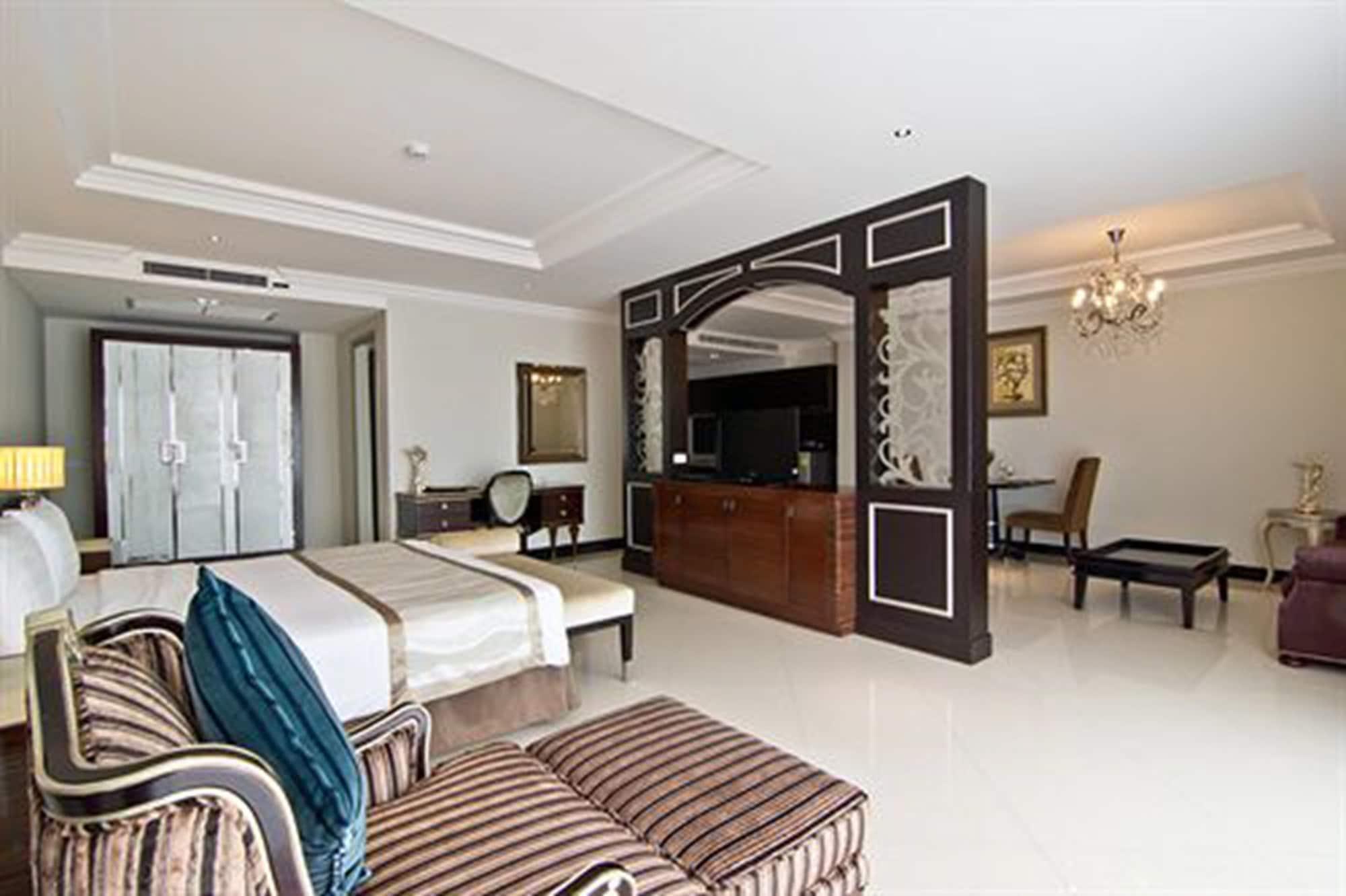 Lk Royal Wing Hotel Pattaya Exterior foto